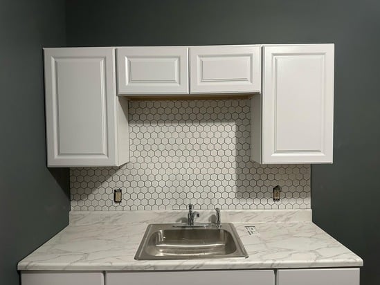 Kitchen Upgrade – Cabinets, Countertop & Backsplash Holyoke, MA